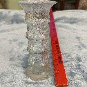 Vintage frosty glass vase C918 made in USA